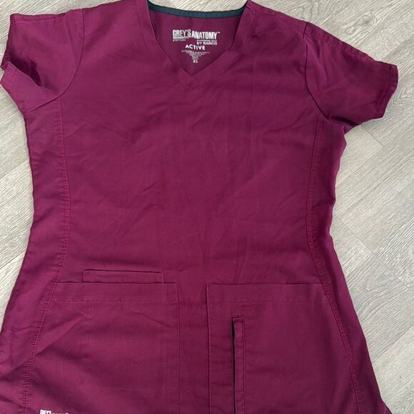 Grey's Anatomy Active Maroon Scrub Top - Picture 1 of 1